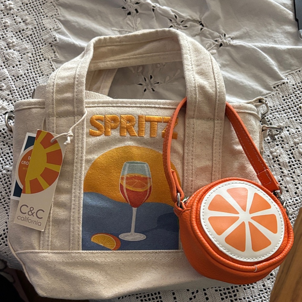 NWT C&C California Spritz Tote in Cream and Orange